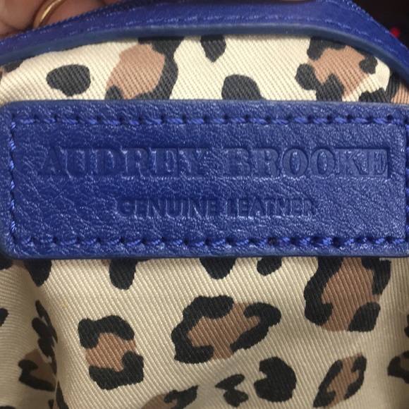 Blue shoulder purse by Audrey Brooke - Picture 5 of 5